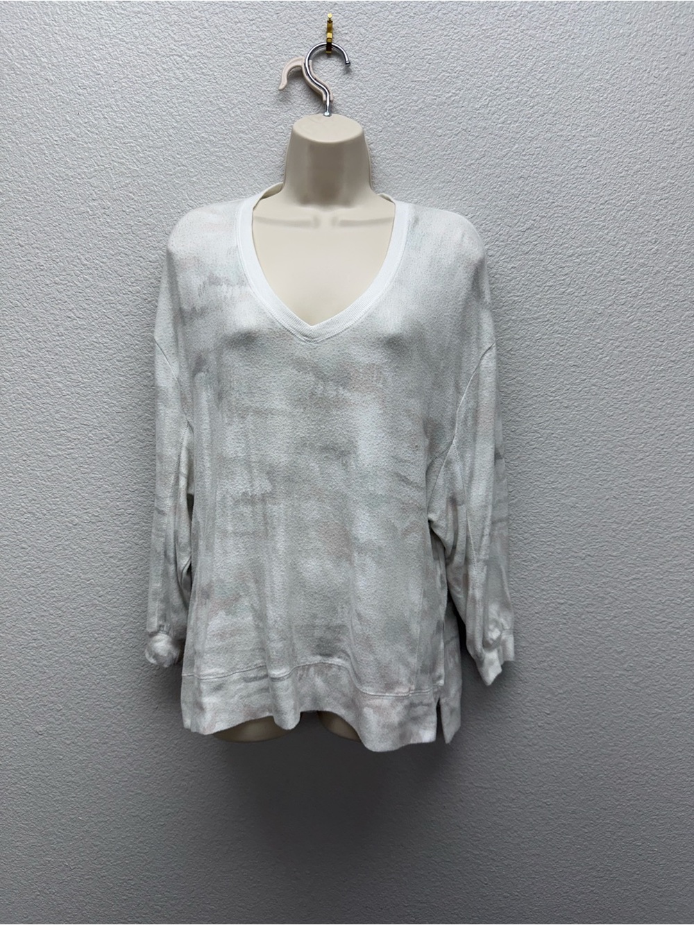 Z Supply Lightweight V-Neck Pullover Sweater - White/Cream
